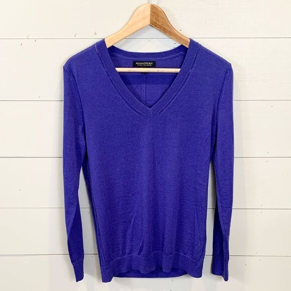 Banana Republic Sweaters - Banana Republic Royal Blue V-Neck Sweater merino wool thin lightweight size XS